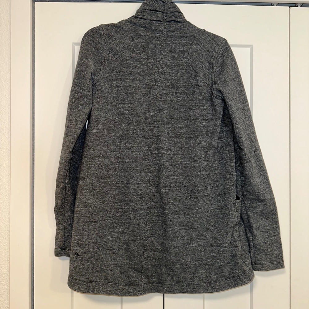 Lululemon Wrap Cardigan Jacket Charcoal Heather Snap Closure Pockets Size 4 - Picture 3 of 7